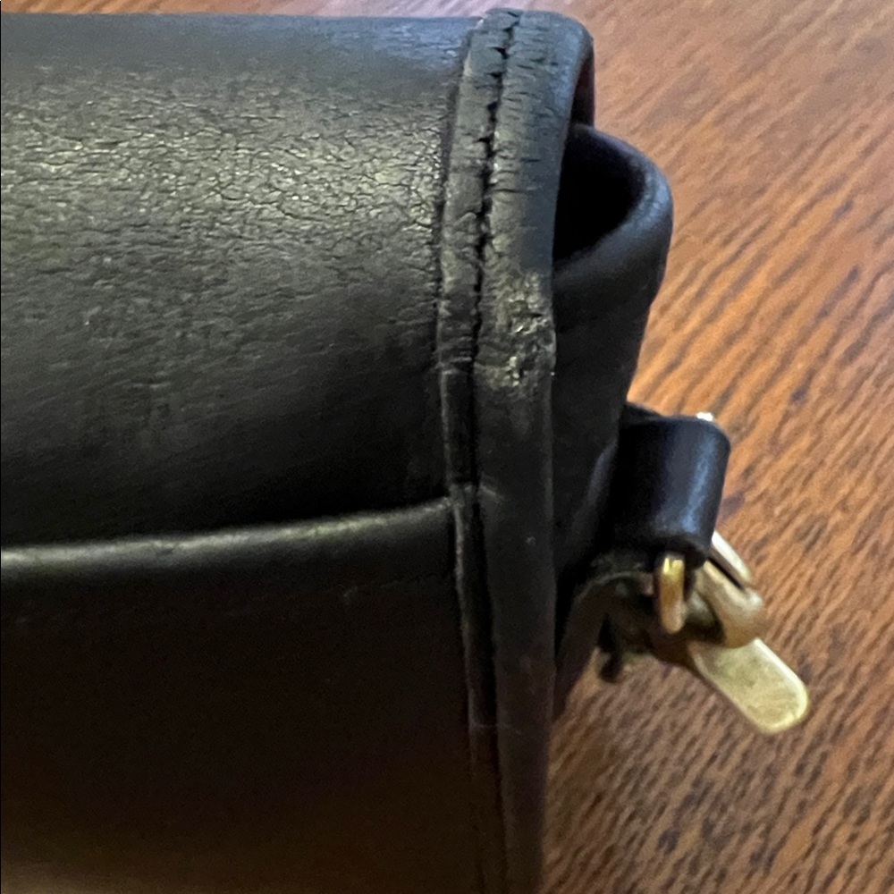 Vintage Coach Black Turnlock Crossbody | Made in USA | Restored Leather - Picture 5 of 13